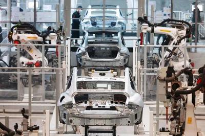 探秘小米汽車工廠 一輛小米SU7的誕生之旅，從涂裝工程看匠心工藝