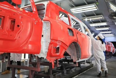 荊門(mén)招商捷報(bào)頻傳，長(zhǎng)城汽車(chē)荊門(mén)工廠即將下線(xiàn)首批“一定紅”坦克500Hi4-Z，涂裝工程彰顯產(chǎn)業(yè)升級(jí)新動(dòng)力